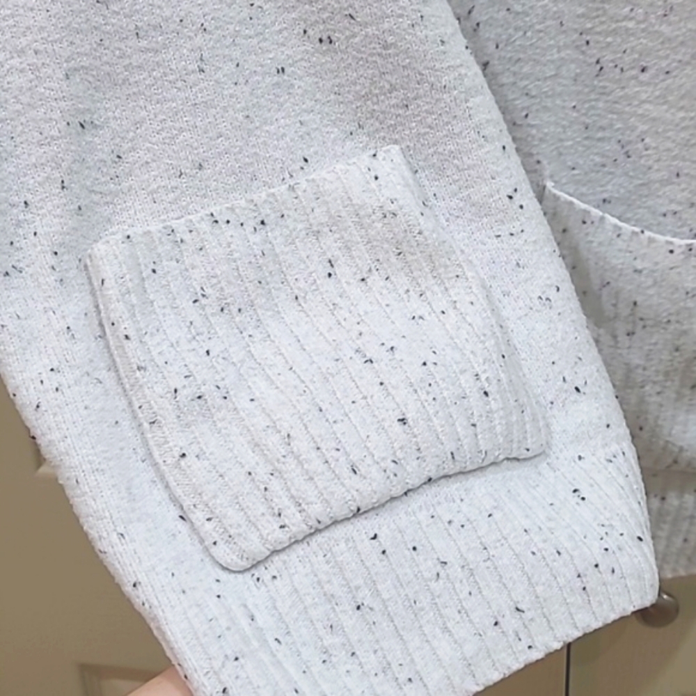 Madison Grey size Large speckled white boxy turtleneck pullover w/ real pockets - Picture 5 of 11